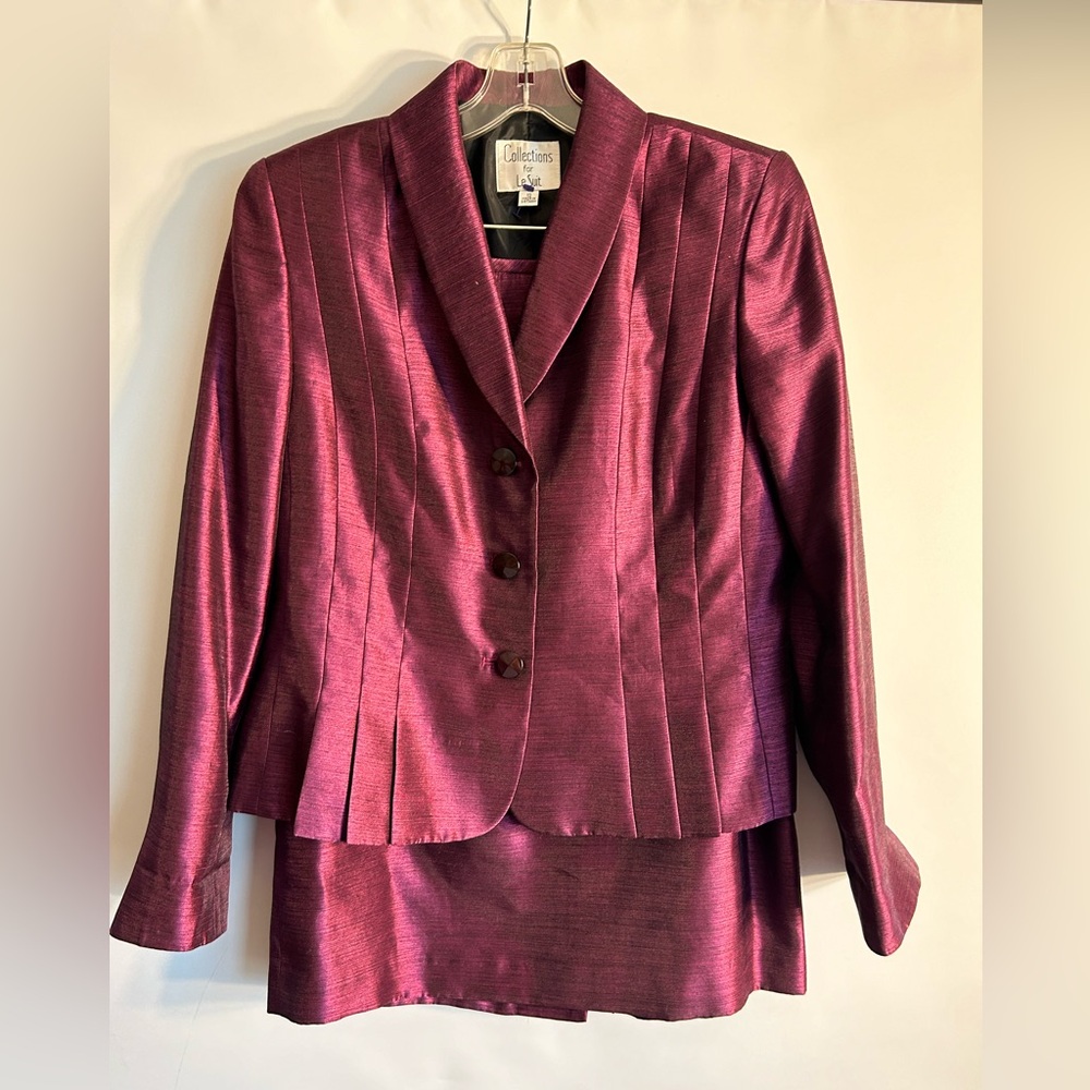 Le Suit Burgundy Skirt Set